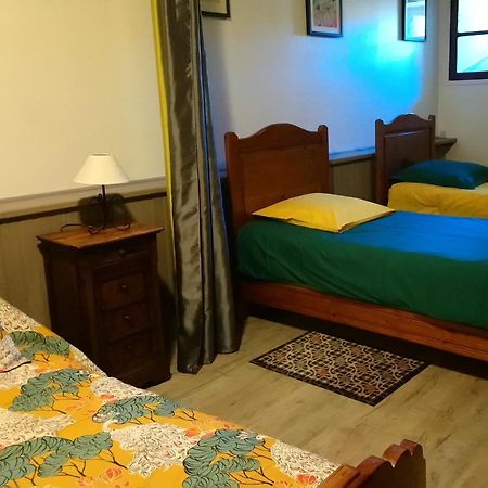 La Ferme Du Crie Bed & Breakfast Chaudeyrolles ภายนอก รูปภาพ